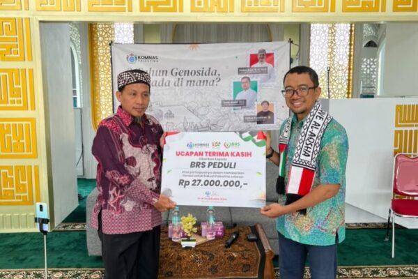 Penyerahan Donasi untuk Palestina